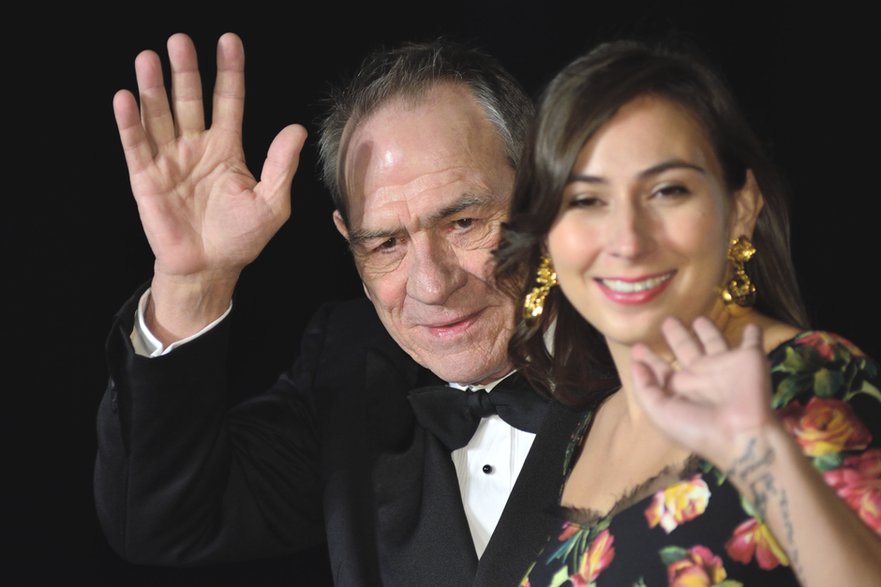 Tommy Lee Jones, Victoria Jones