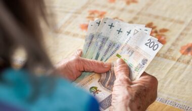 13. emerytura 2026 - kiedy wypłata? Ile wyniesie trzynasta emerytura "na rękę" po waloryzacji w 2026 roku?