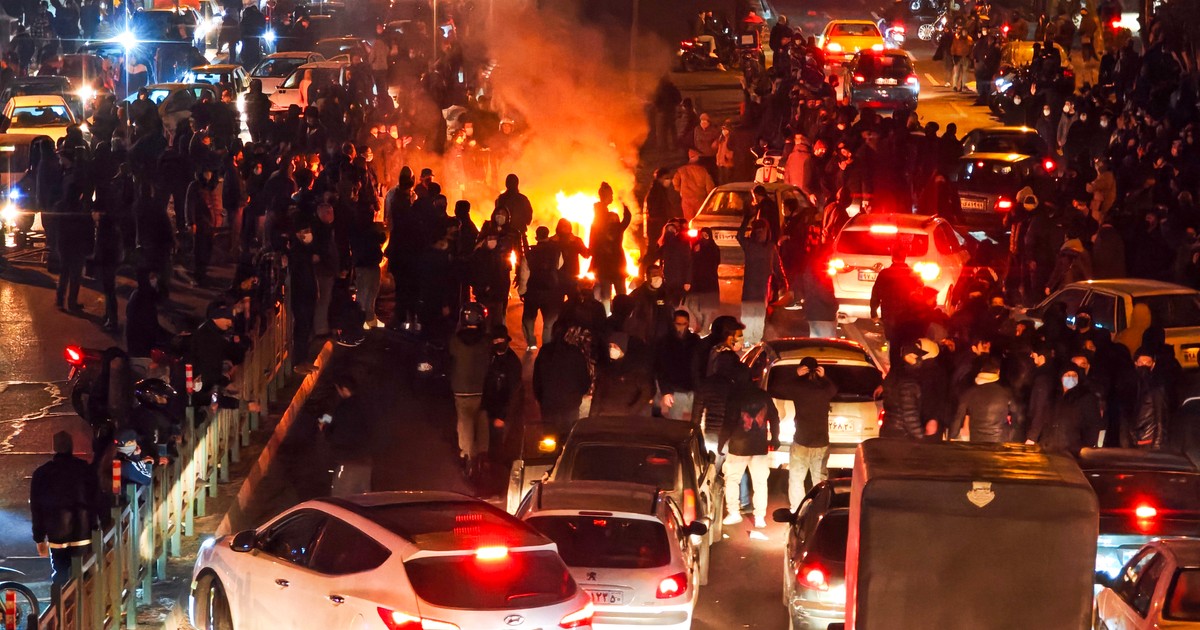 "Atak na Iran w ciągu najbliższych 24 godzin". Teheran grozi odwetem