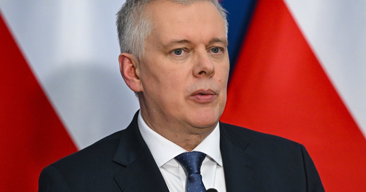 Szef CIA z tajną wizytą w Polsce. Minister Siemoniak ujawnia szczegóły - Wiadomości - Onet