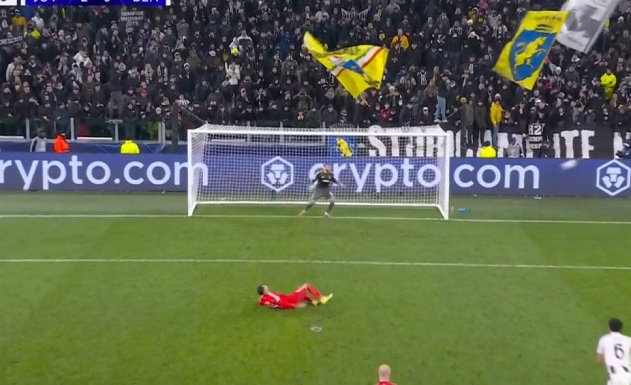 Kuriozalne pudło z rzutu karnego w Lidze Mistrzów!