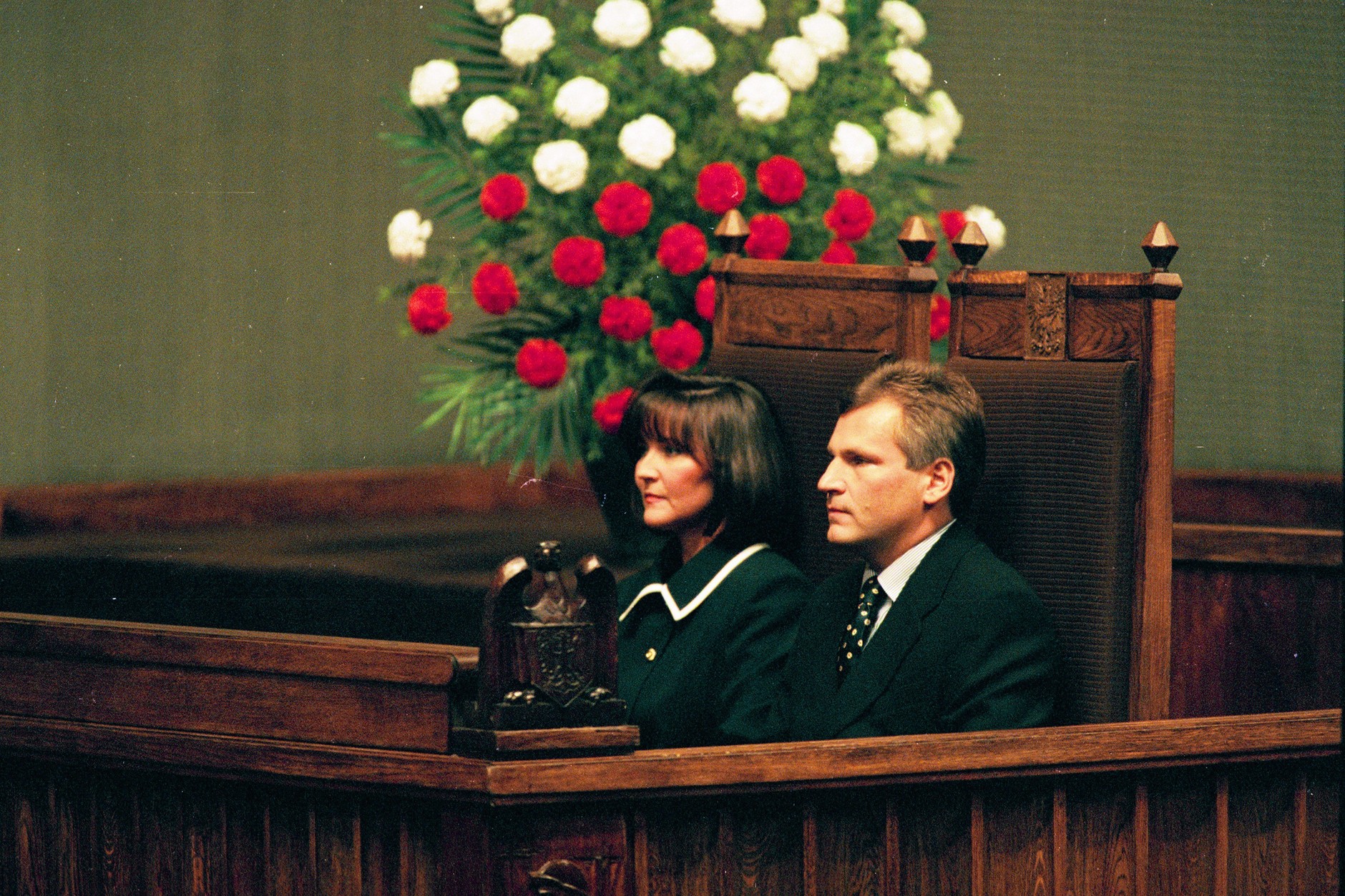 Aleksander Kwaśniewski podczas uroczystości zaprzysiężenia na prezydenta RP przed Zgromadzeniem Narodowym (1995 r.)