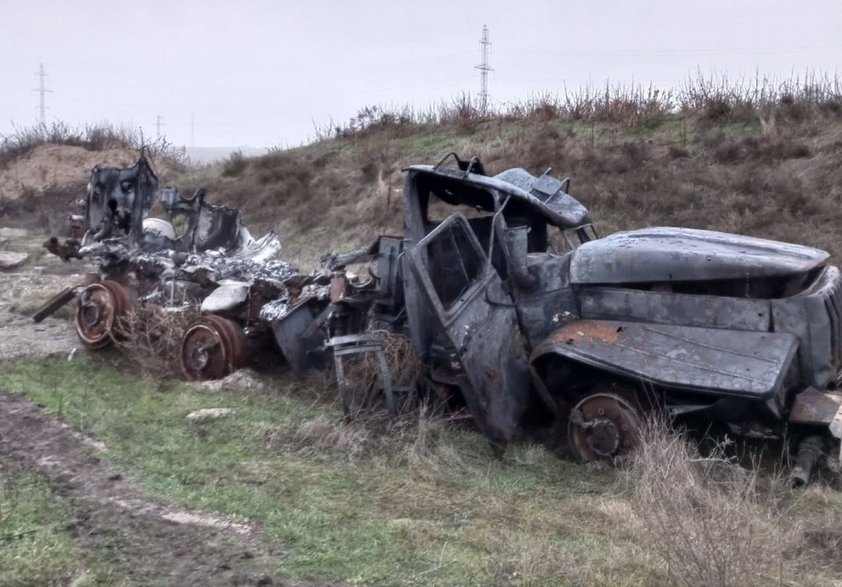 Ukraińskie siły zbrojne niszczą coraz więcej rosyjskich samochodów, co jest głownie zasługą dronów FPV działających nad bezpośrednim zapleczem frontu