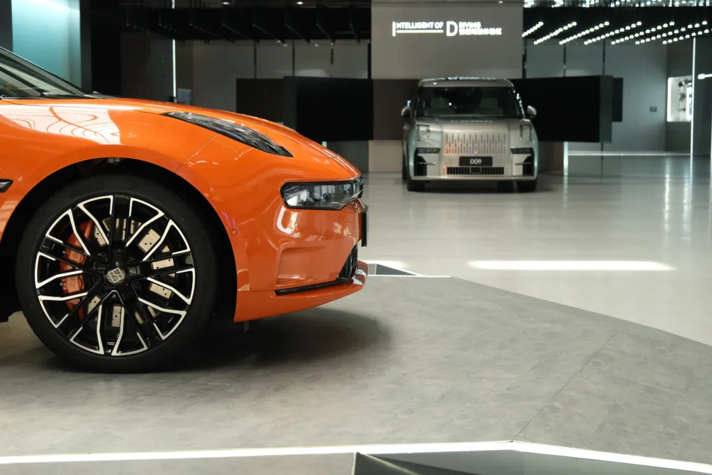 Minimalne ceny zamiast ceł na elektryczne auta. Bruksela łagodzi kurs - Geely EMP 1