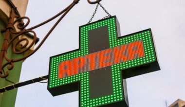 Polska naruszyła prawo unijne? KE wszczyna procedurę. Chodzi o reklamy aptek - Onet