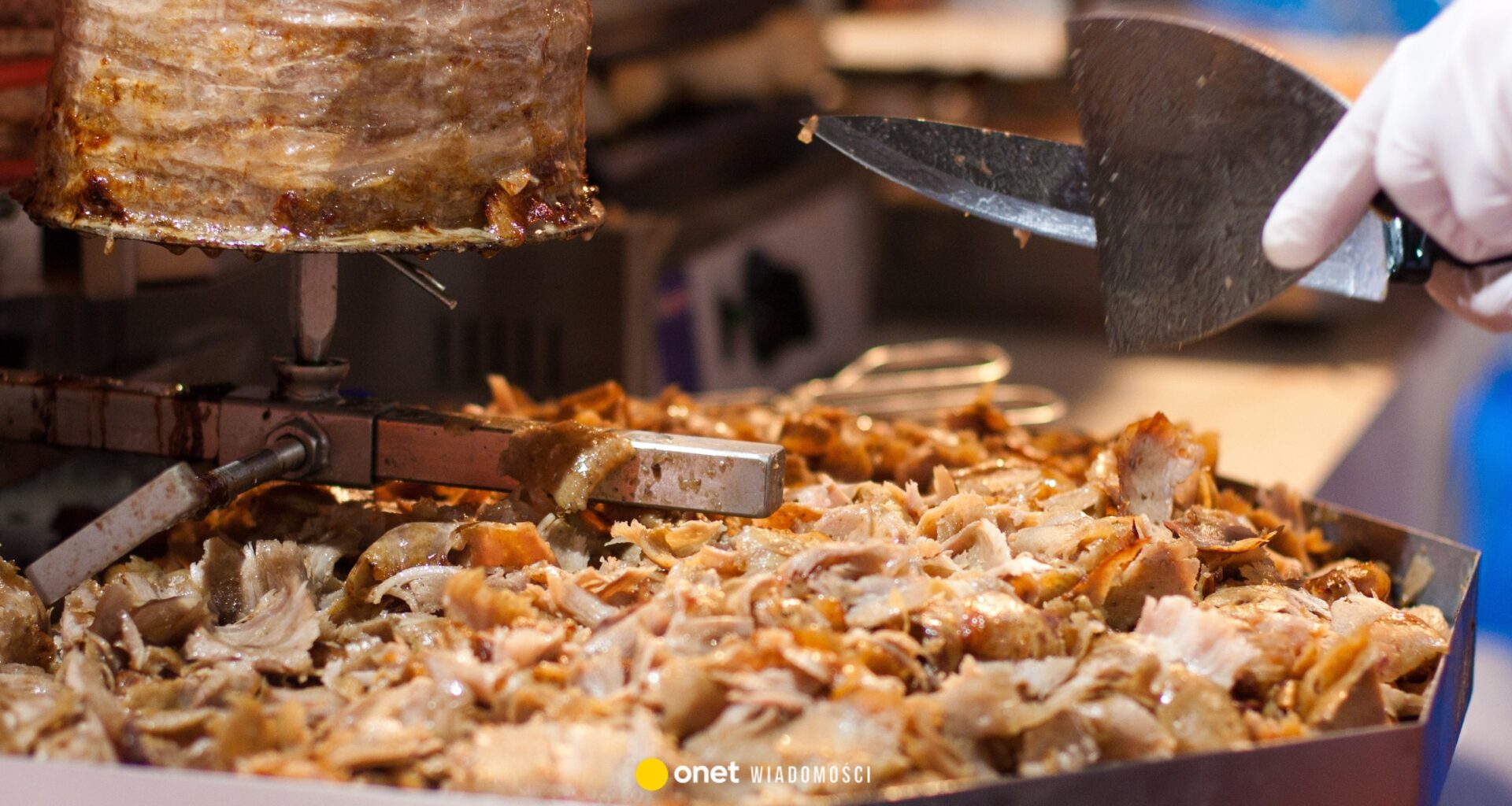 Kebabowa afera w Poznaniu. Straty na 12 mln zł, zarzuty usłyszało 27 osób