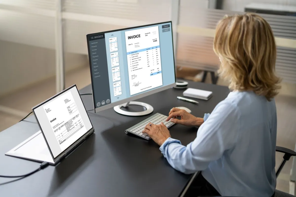 Skarbówka przyznaje: data wystawienia e-faktury to data w polu P_1 a nie data wytworzenia faktury w KSeF. To jest data powstania obowiązku podatkowego, gdy data faktury jest równa dacie dostawy