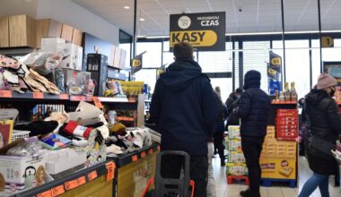 Podajesz numer telefonu przy kasie? Biedronka ostrzega przed konsekwencjami