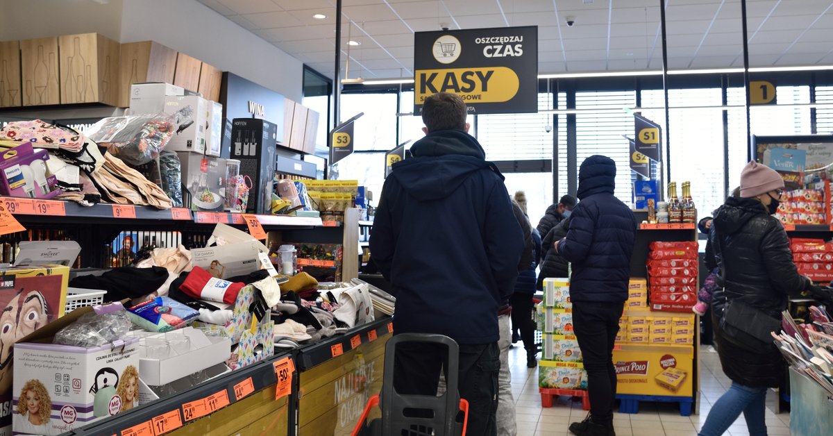 Podajesz numer telefonu przy kasie? Biedronka ostrzega przed konsekwencjami
