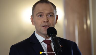 "Terroryzuje rząd". Rzecznik Lewicy ostro o prezydencie Nawrockim