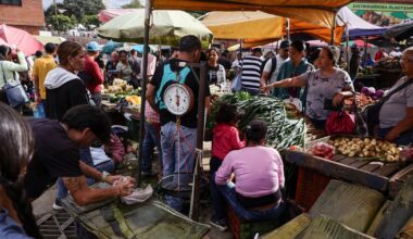 Oto najgorszy scenariusz dla Wenezueli. "Głód albo masowa migracja"