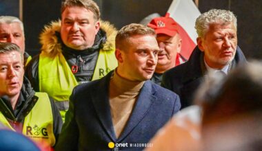 Zwrot w sprawie Roberta Bąkiewicza. Sąd uchyla postanowienie prokuratury