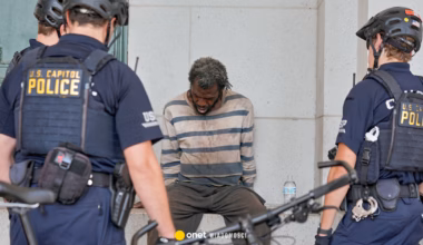 Bruk zamiast domu, kajdanki zamiast pomocy. Tak Trump "czyści" ulice USA z osób w kryzysie bezdomności. Ekspert: będzie tylko gorzej