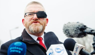 Rośnie wynik Grzegorza Brauna, pięć ugrupowań w Sejmie. Tak zagłosowaliby Polacy [SONDAŻ]