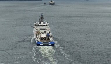 Fińska straż graniczna eskortuje tankowiec Eagle S, podejrzewany o należenie do rosyjskiej floty cieni (zdjęcie ilustracyjne)