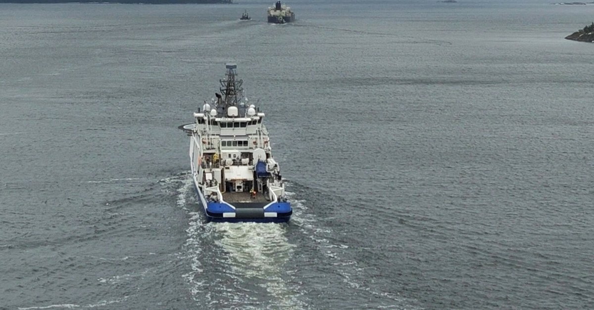 Fińska straż graniczna eskortuje tankowiec Eagle S, podejrzewany o należenie do rosyjskiej floty cieni (zdjęcie ilustracyjne)