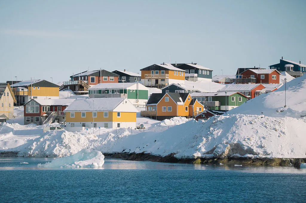 Amerykanie szukają domów i ziemi. Grenlandia zmienia prawo