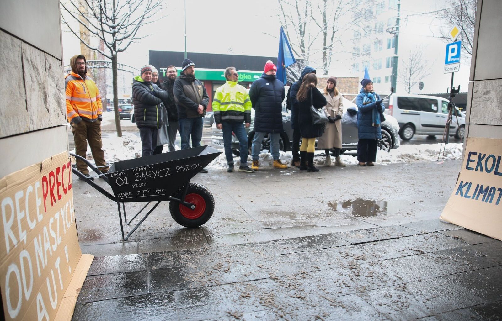 "Palimy węglem z Kolumbii". Ekspert alarmuje: ludzi nie stać