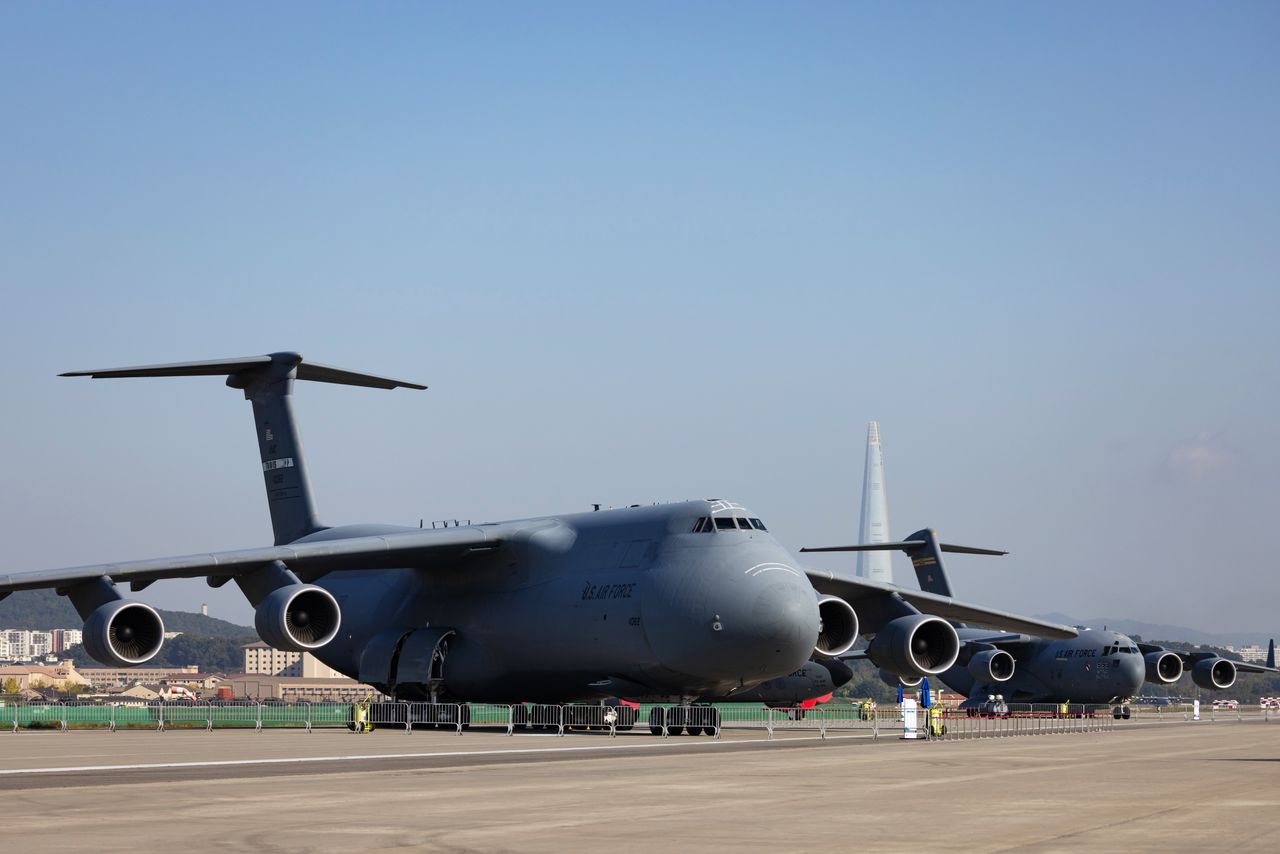 Amerykanie podnieśli tytanów. Lecą w jednym kierunku