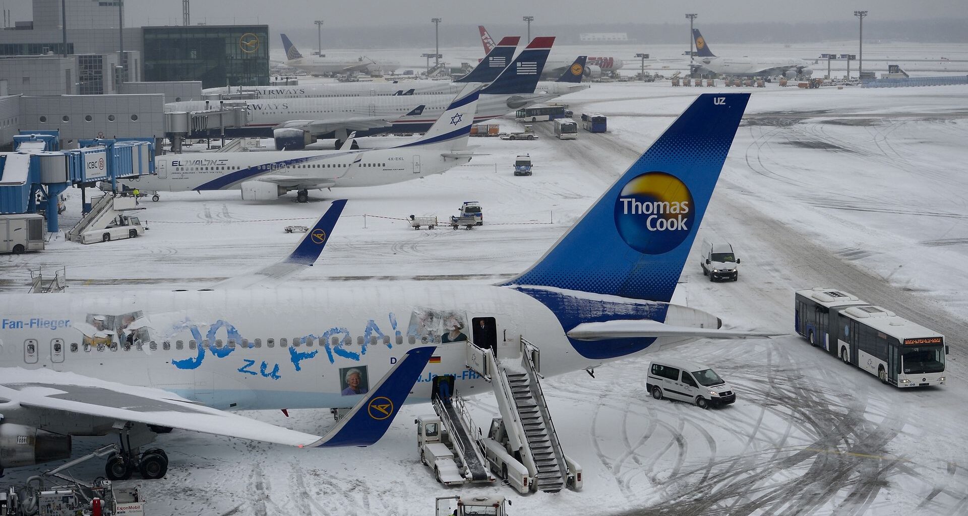 Wstyd na całą Polskę. Przyłapani ze śmieciami. Pokazali nagranie