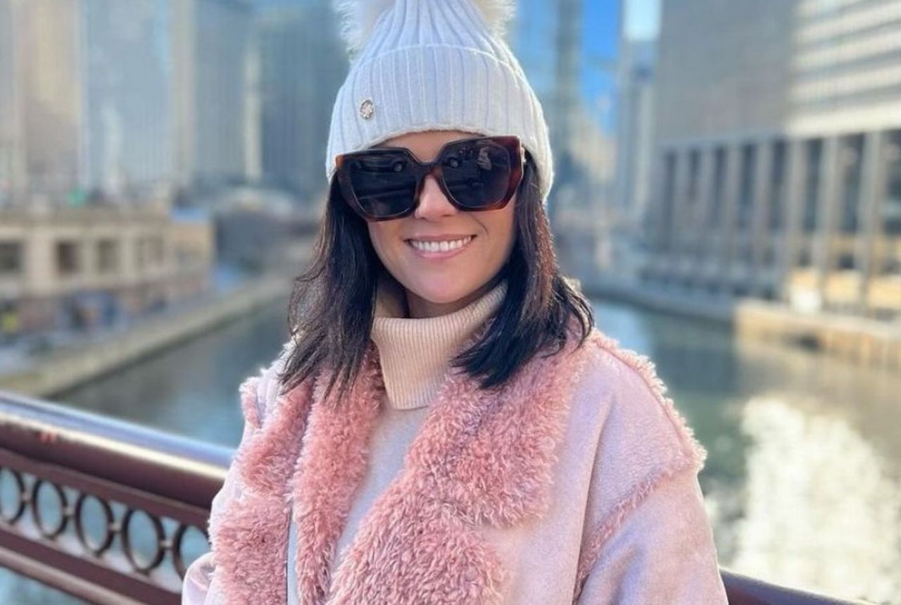 Są ciepłe i komfortowe. Oto najmodniejsze czarne śniegowce damskie