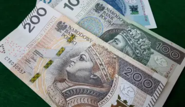 Gotówka od ojca to problem. Skarbówka stawia sprawę jasno – brak zwolnienia z podatku od darowizny, nawet gdy pieniądze wpłyną na konto obdarowanego