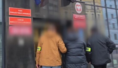 Łapówki za rejestrację pojazdów. Są zarzuty dla urzędników