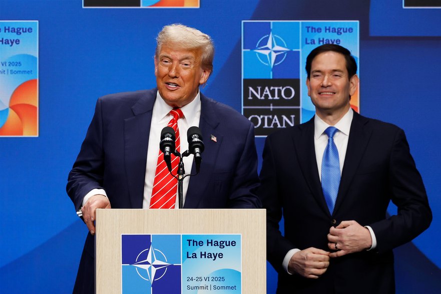 Donald Trump i Mrco Rubio na konferencji prasowej po szczycie NATO w Hadze, 25 czerwca 2025 r.