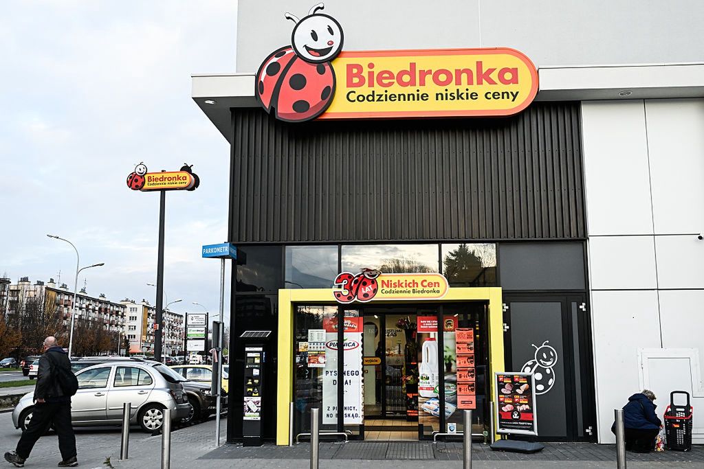 Zmiany w wyrzucaniu tekstyliów. Nowe kontenery i worki w wielu gminach