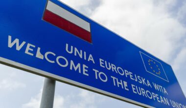 Zamieszanie w sklepach. Wystawiają kartony zamiast automatów