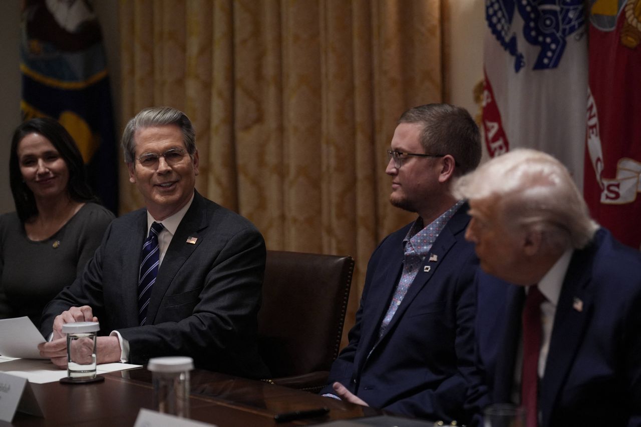 Finansowy upadek Iranu? "Szczury uciekają ze statku”