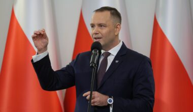 Ropa drożeje. Trump straszy Iran i miesza na rynku