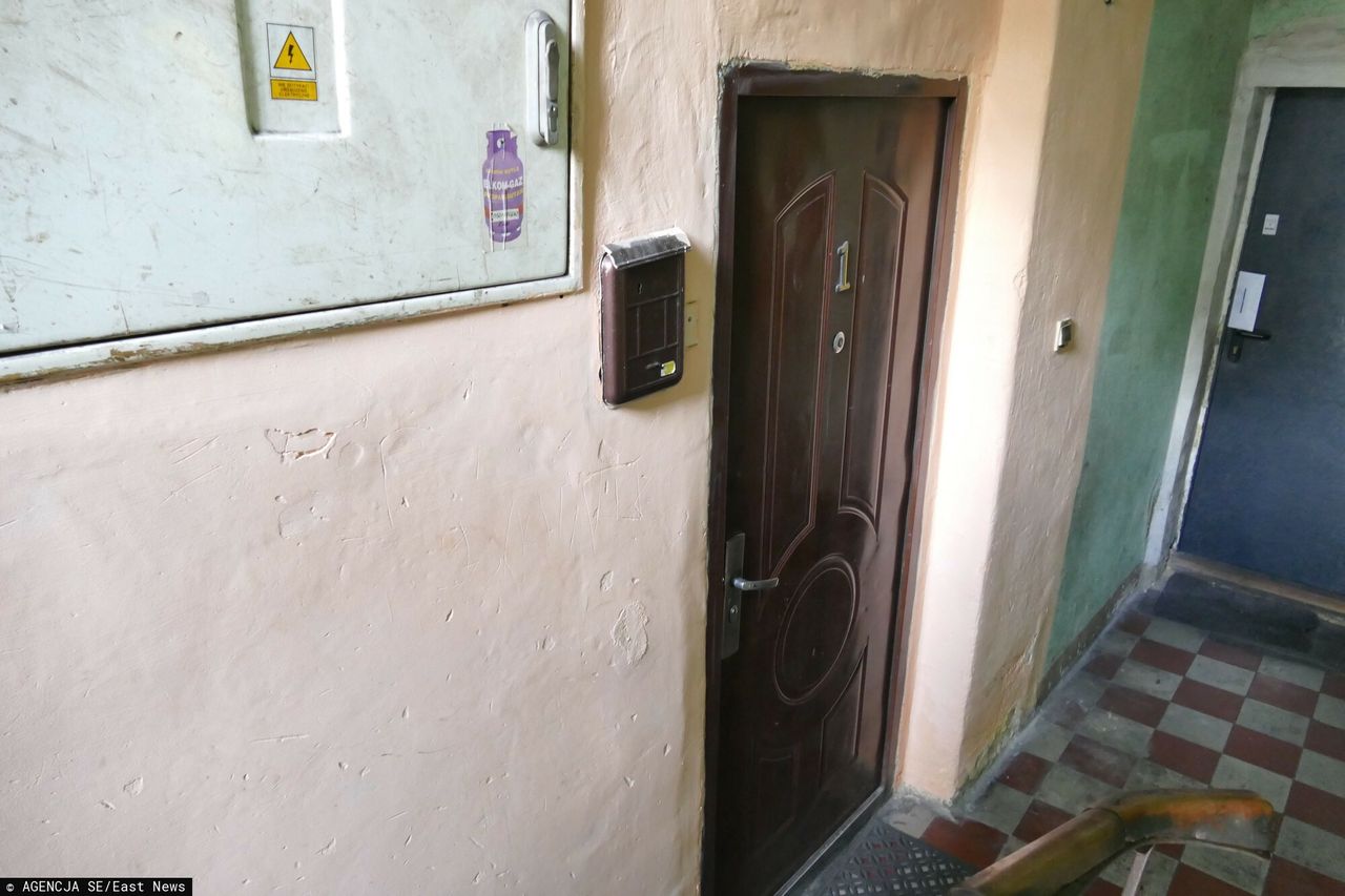 Dramatyczna akcja policyjna. 35-latek zabarykadował się w mieszkaniu z kobietą