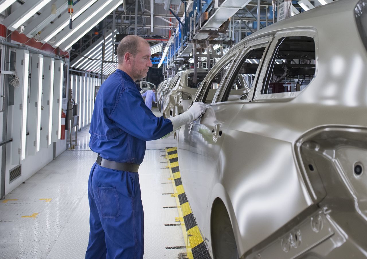 Auta spalinowe "uratowane", ale Chiny w tym czasie zalewają nas elektrykami