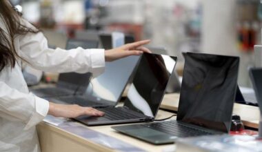 Mundurowi ze zniżką na elektronikę. Rabaty w jednej z największych sieci handlowych