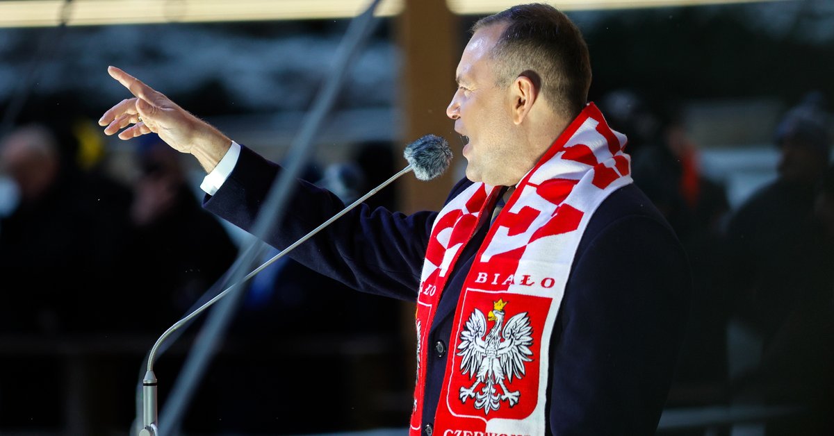 Karol Nawrocki na pielgrzymce kibiców. Serdecznie przywitał szefa gangu kiboli