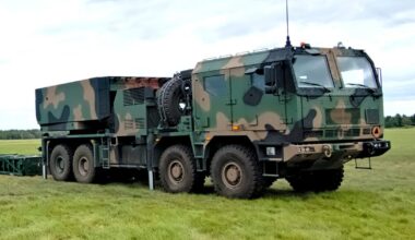 Wyrzutnia systemu artylerii rakietowej HOMAR-K