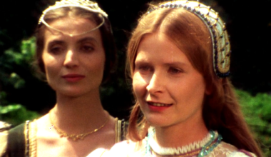 Poznajesz? Ta aktorka została później gwiazdą uwielbianego serialu. Dziś kończy 72 lata