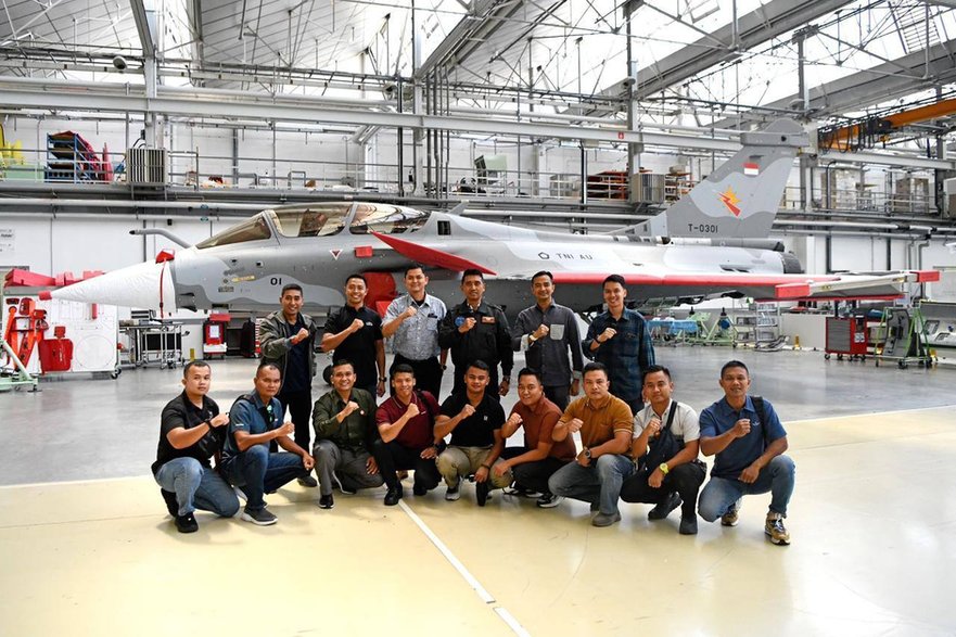 W 2025 r. swoje pierwsze trzy myśliwce Rafale odebrała Indonezja. Ceremonia formalnego przejęcia maszyn miała miejsce 28 listopada w zakładach Dassault Aviation w Mérignac. Indonezyjskie lotnictwo złożyło zamówienia na 42 Rafale i negocjuje zakup dodatkowych 24 egzemplarzy