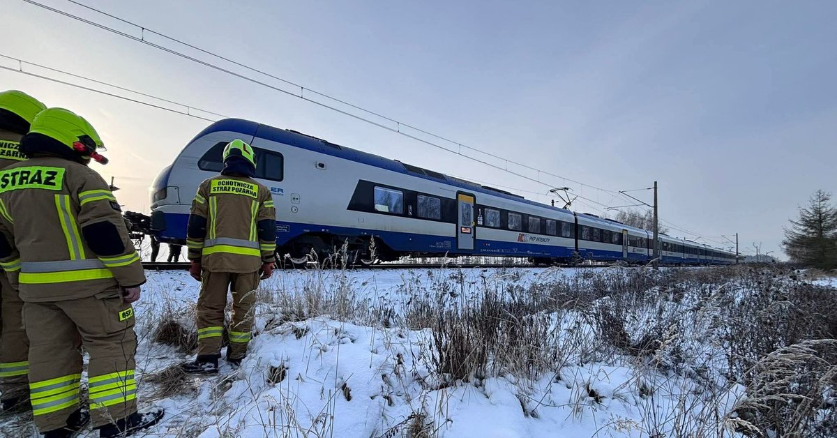 Groźny incydent na kolei. Maszynista zgłosił brak szyny, ponad metrowy ubytek - Onet