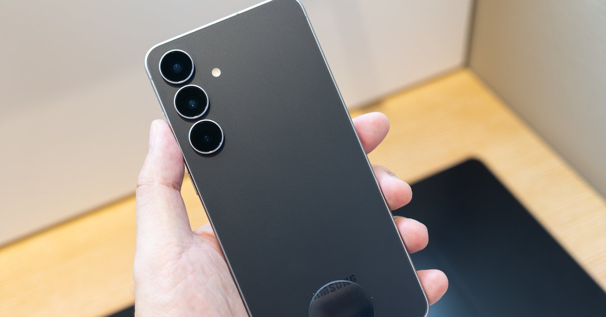 Ten smartfon gwarantuje 29 godzin odtwarzania wideo non stop! Robi doskonałe zdjęcia