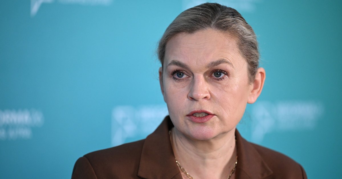 Ministerstwo zajmie się wyglądem uczniów. Barbara Nowacka: dziś jest dżungla