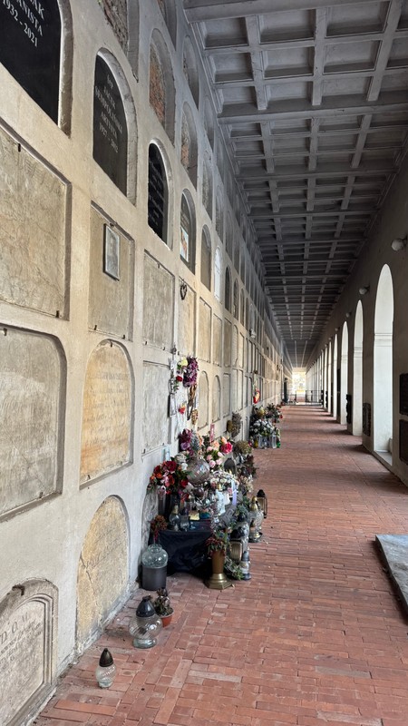 Grób Ireny Jarockiej w katakumbach na Starych Powązkach w Warszawie