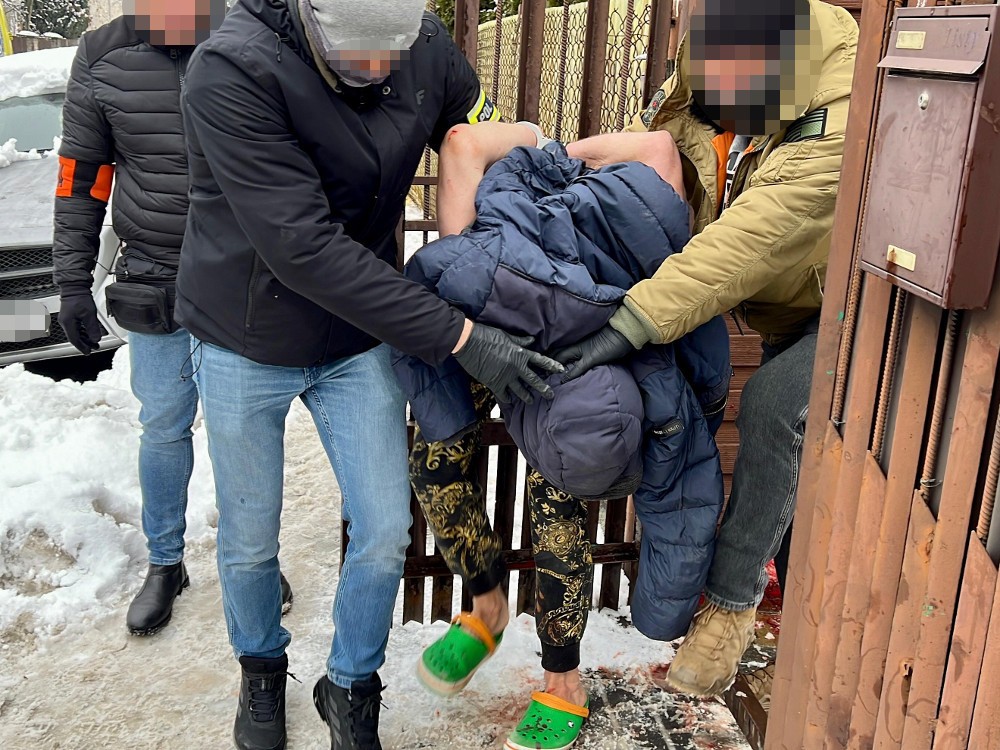 49-letni Radosław J. został zatrzymany przez policję po szturmie na dom