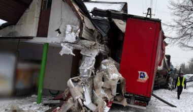 Ranna została kobieta, która kierowała samochodem osobowym