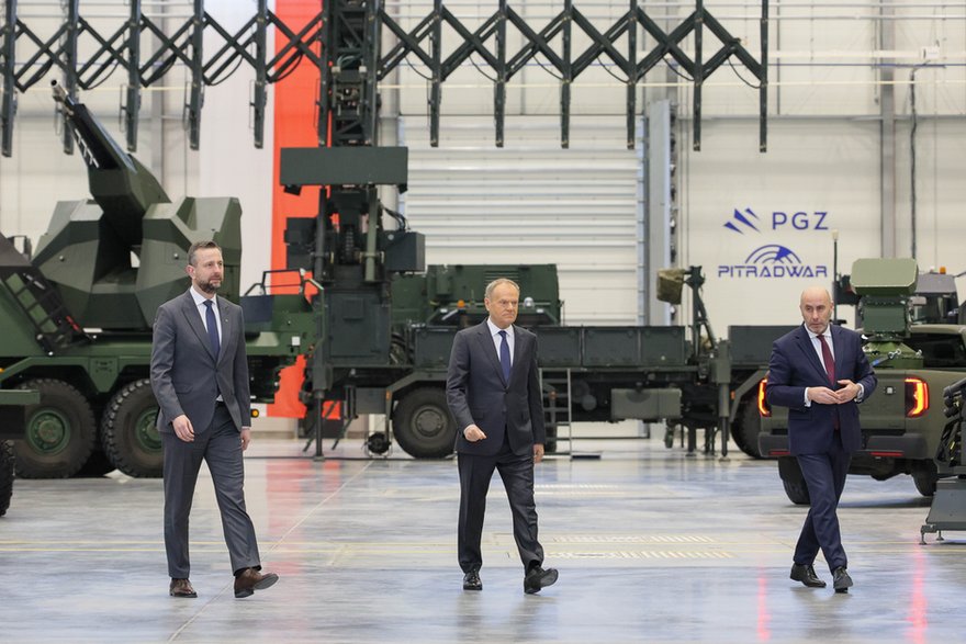 Władysław Kosiniak-Kamysz, Donald Tusk i prezes PGZ Adam Leszkiewicz