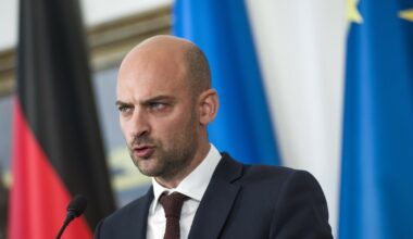 Grenlandia wywołuje napięcia. Francja reaguje na plany USA