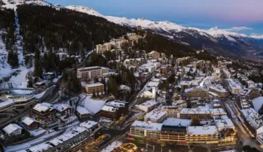 Szwajcaria. Eksplozja w kurorcie narciarskim w noc sylwestrową. Kilka osób zginęło     