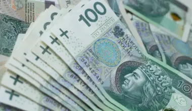 1300 zł co miesiąc dla każdego dorosłego Polaka? Bez względu na dochód, czy majątek. Ale za to likwidacja: 800 plus, zasiłków socjalnych, 13 i 14 emerytury. MF policzyło koszty wdrożenia BDP