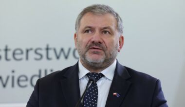 Waldemar Żurek przyłapany na wykroczeniu drogowym? Mamy stanowisko ministra - Onet